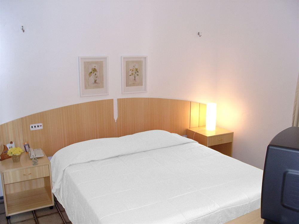 Apart-hotel Flat Golden 3*